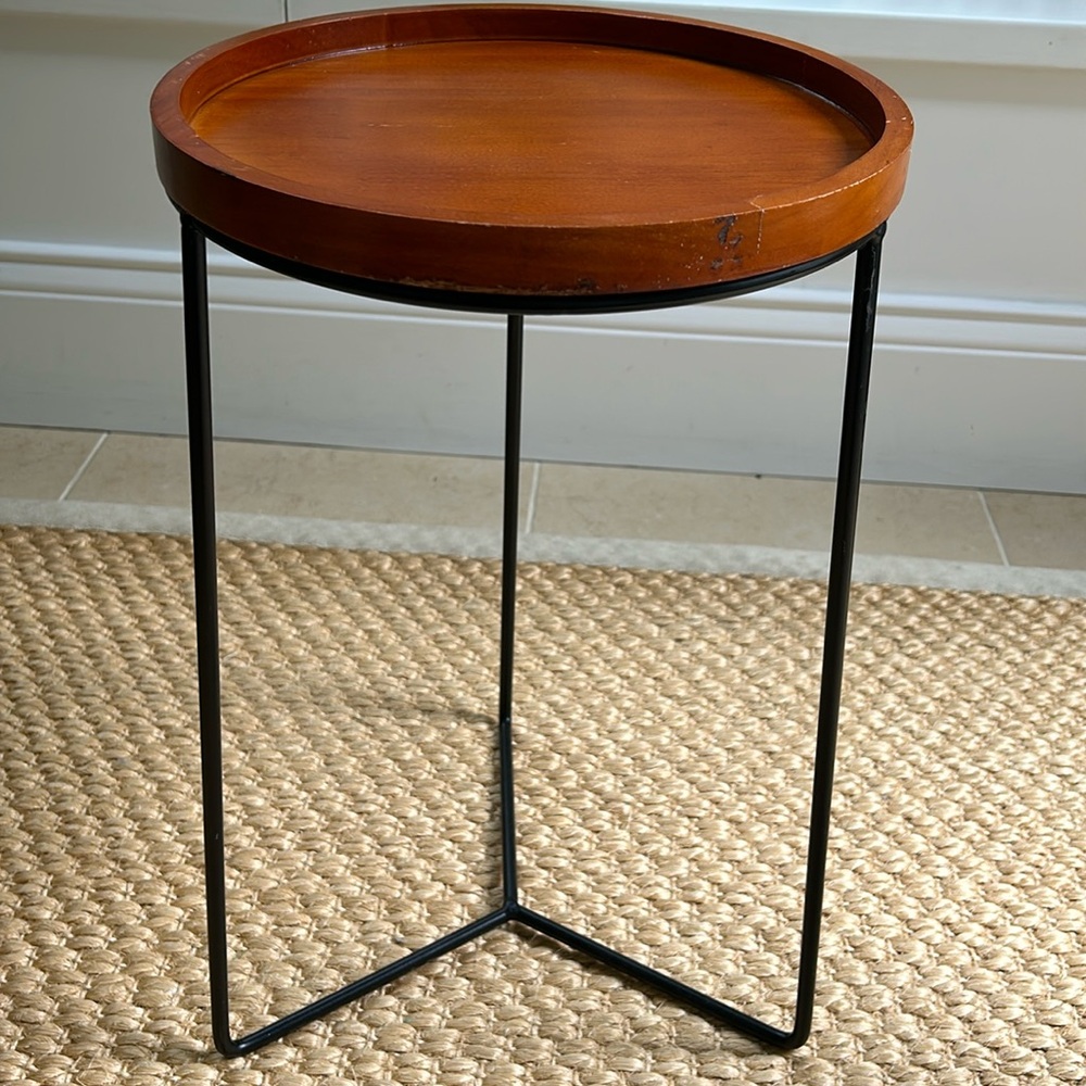 🚫NOT f/ SALE🚫 MCM Vintage small round side table wood/metal